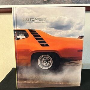 Customized: Art Inspired by Hot Rods, Low Riders, and American Car - (Hardcover)